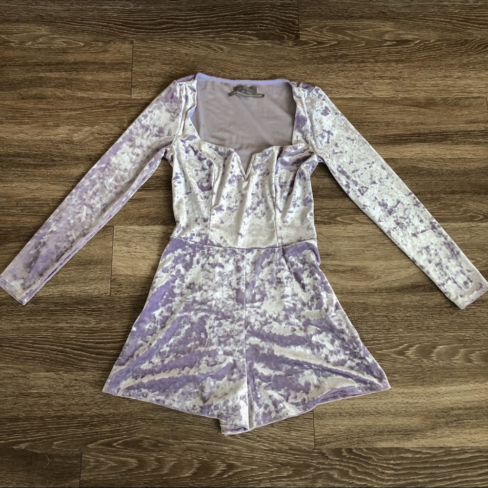 UO • nwot sasha crushed velvet long sleeve romper